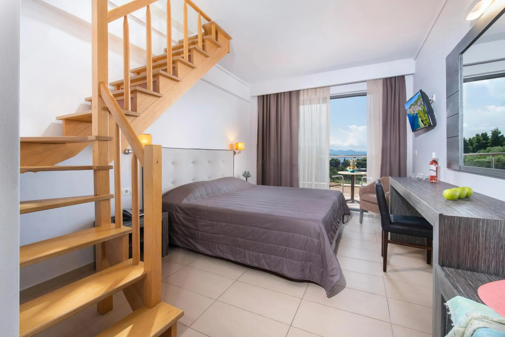 Lagomandra Hotel and Spa
