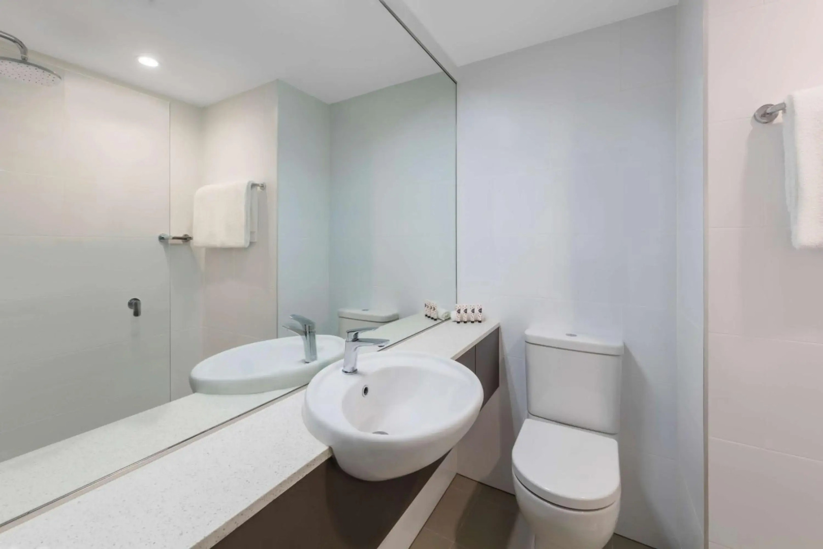 Photo - Travelodge Hotel Sydney Airport
