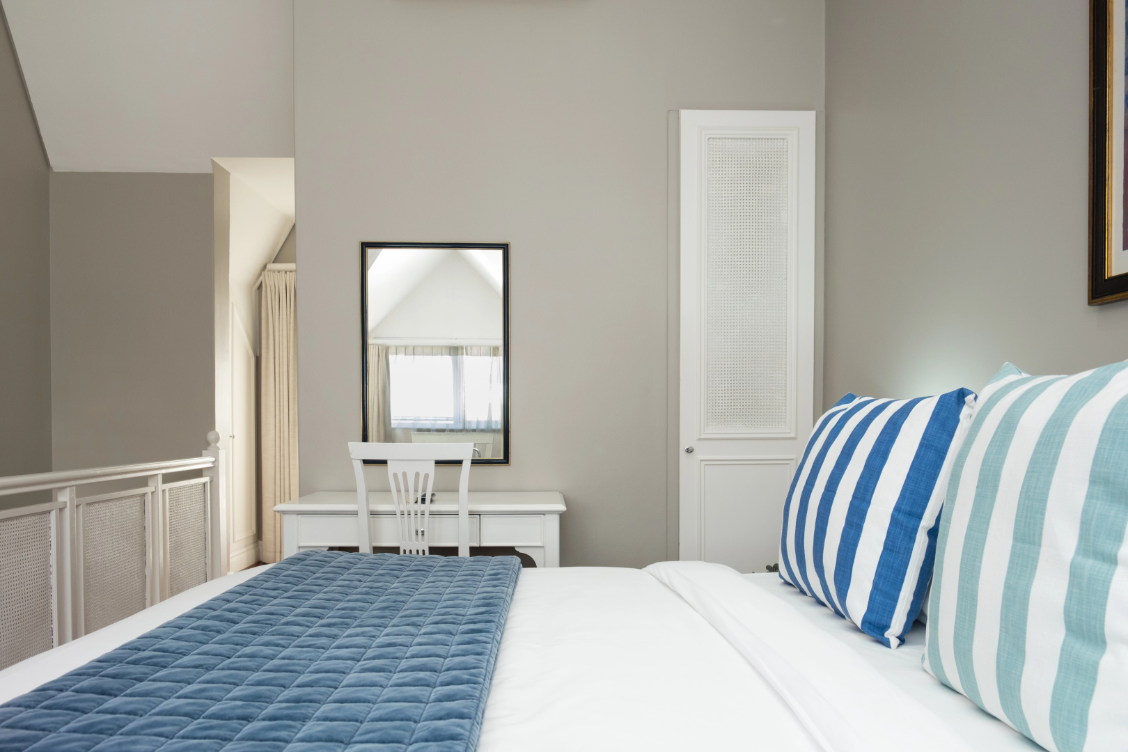 Photo - The Bantry Bay Aparthotel by Totalstay
