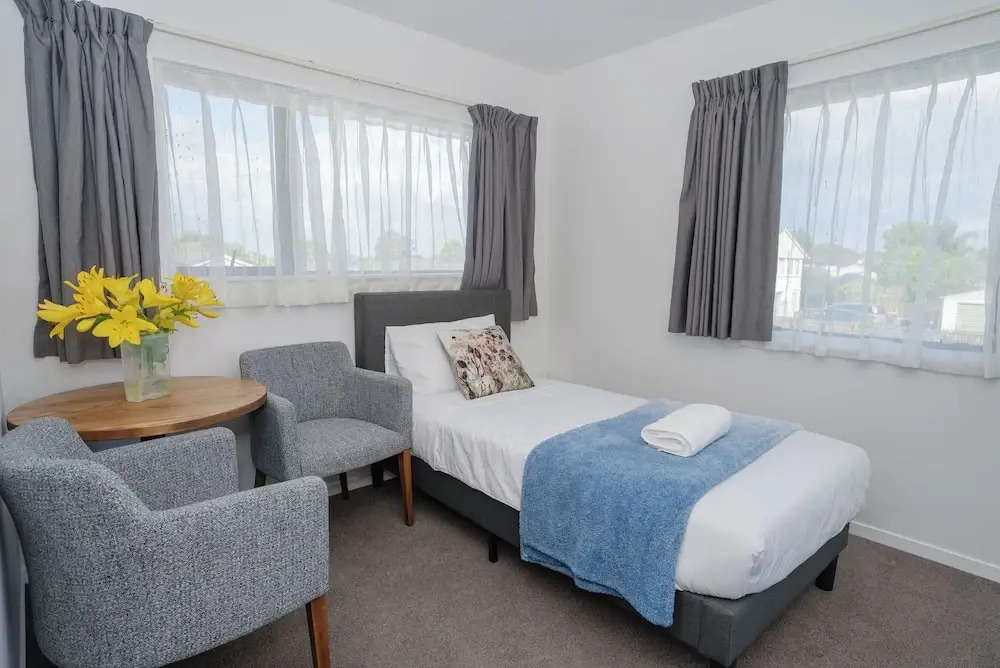 Photo - Yates Park Motel