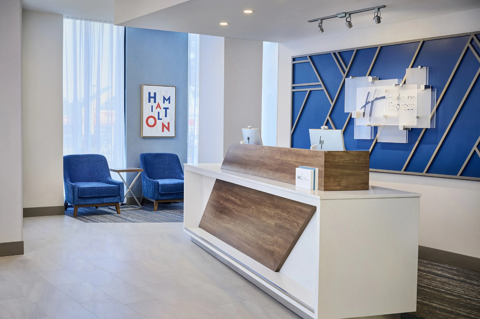 Photo - Holiday Inn Express Hamilton Upper James by IHG