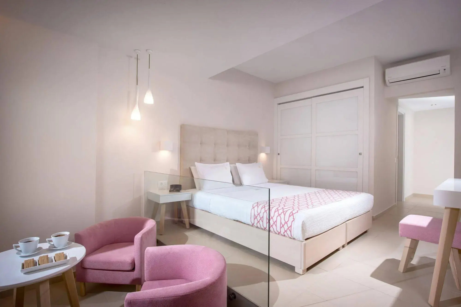 Photo - Petra Beach Hotel