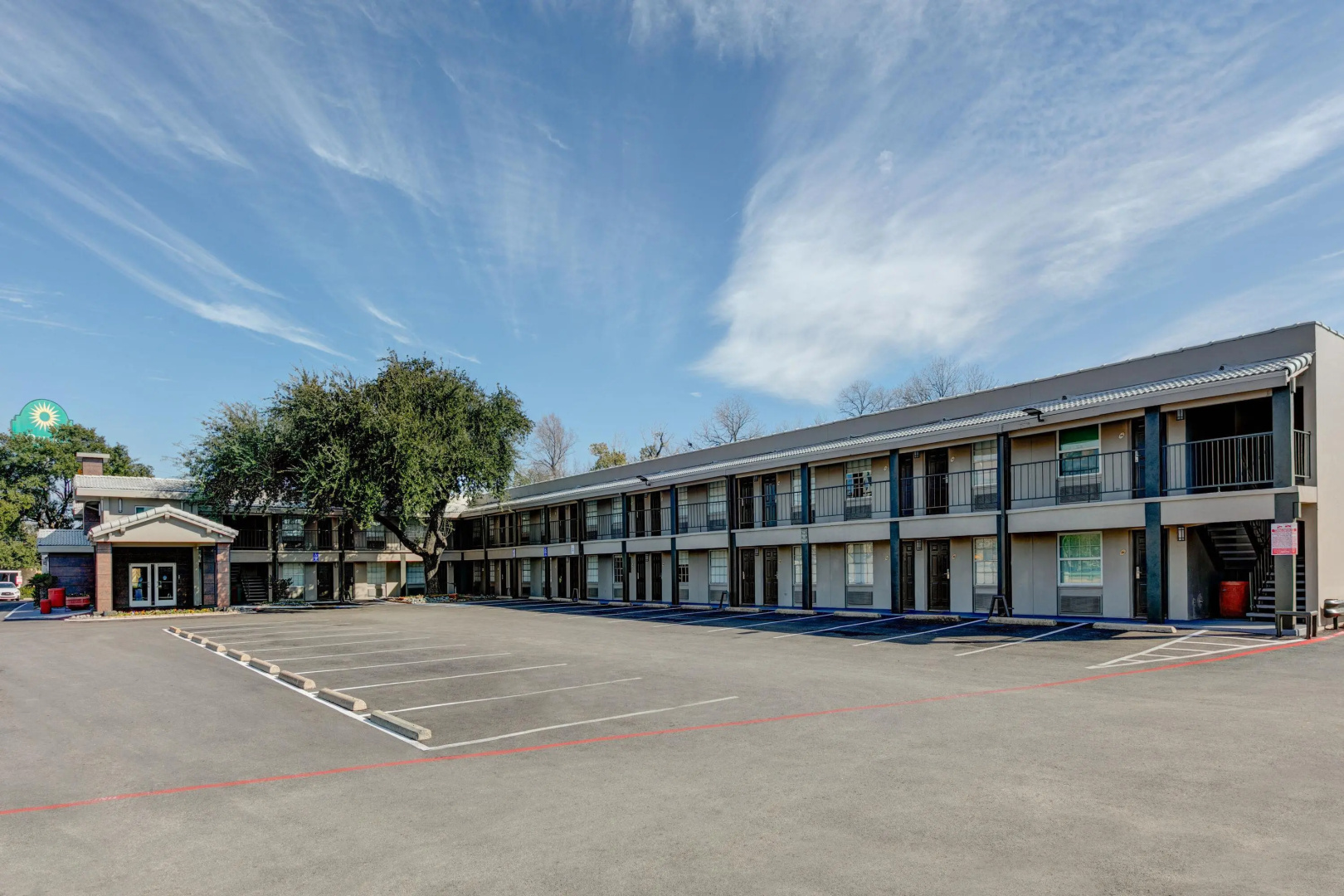 Photo - La Quinta Inn by Wyndham Dallas Uptown