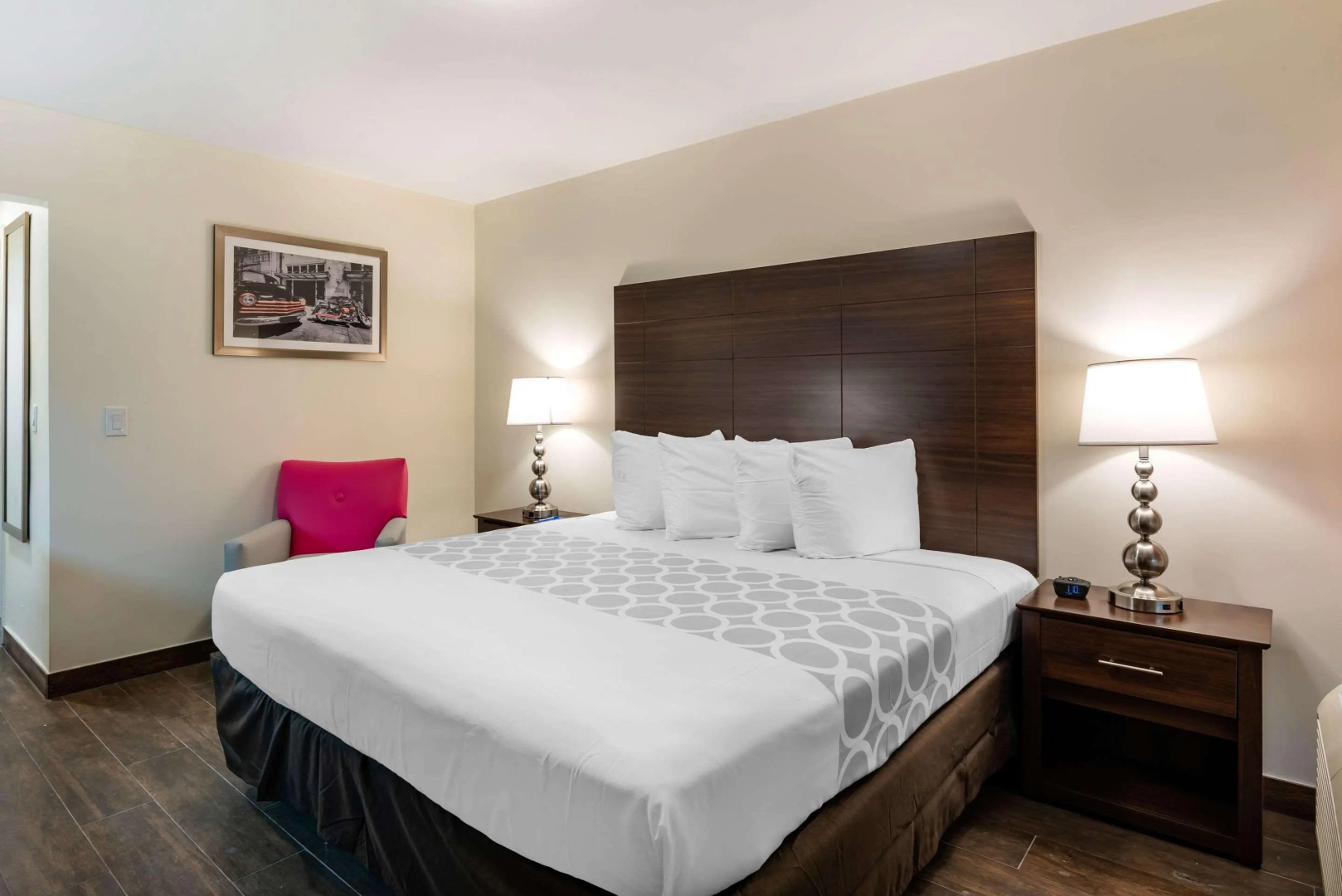 Photo - Downtown Hollywood Gardens Inn & Suites
