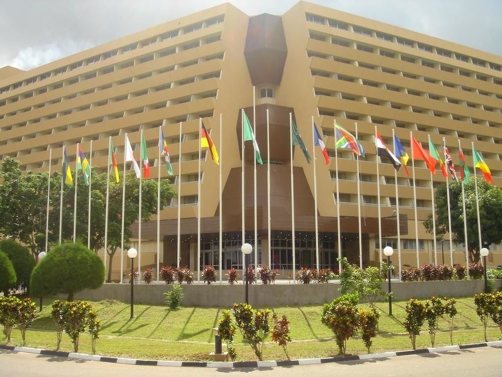 Отель Nicon Luxury Abuja — фото 1