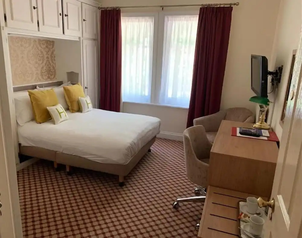 Photo - Haley's Hotel
