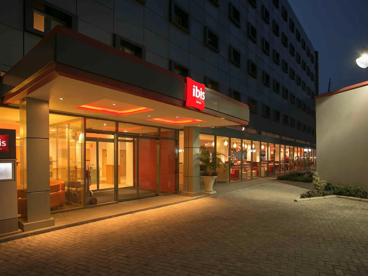 Hotel ibis Lagos Ikeja — фото 1