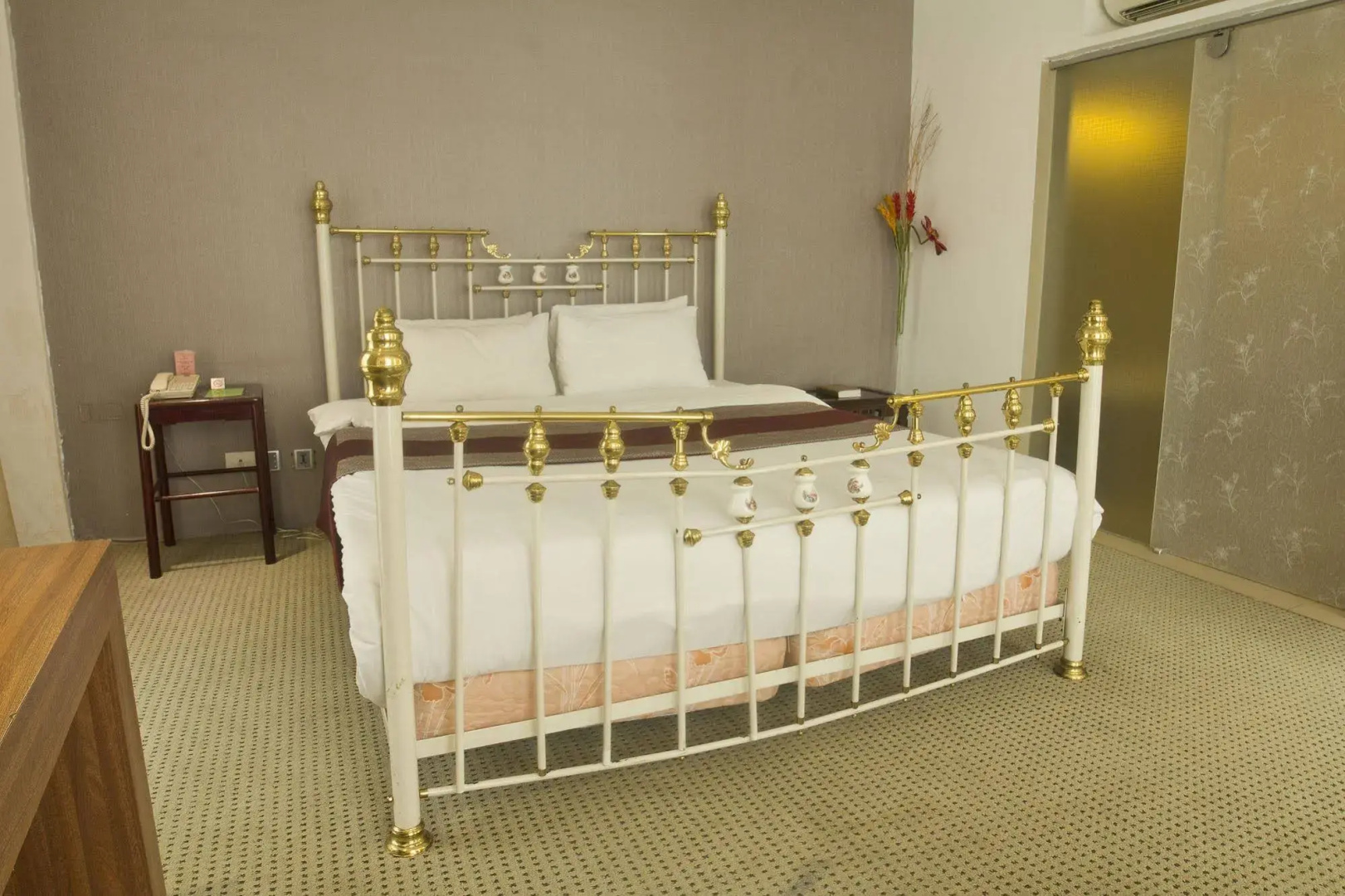 Photo - The E-Hotel Makati