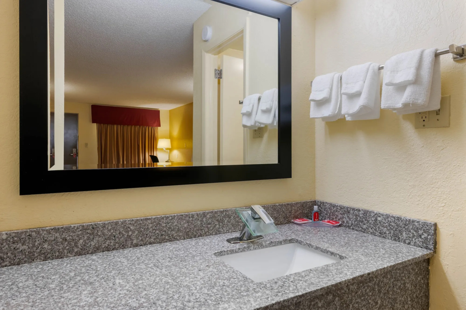 Foto - SureStay by Best Western Jacksonville Airport