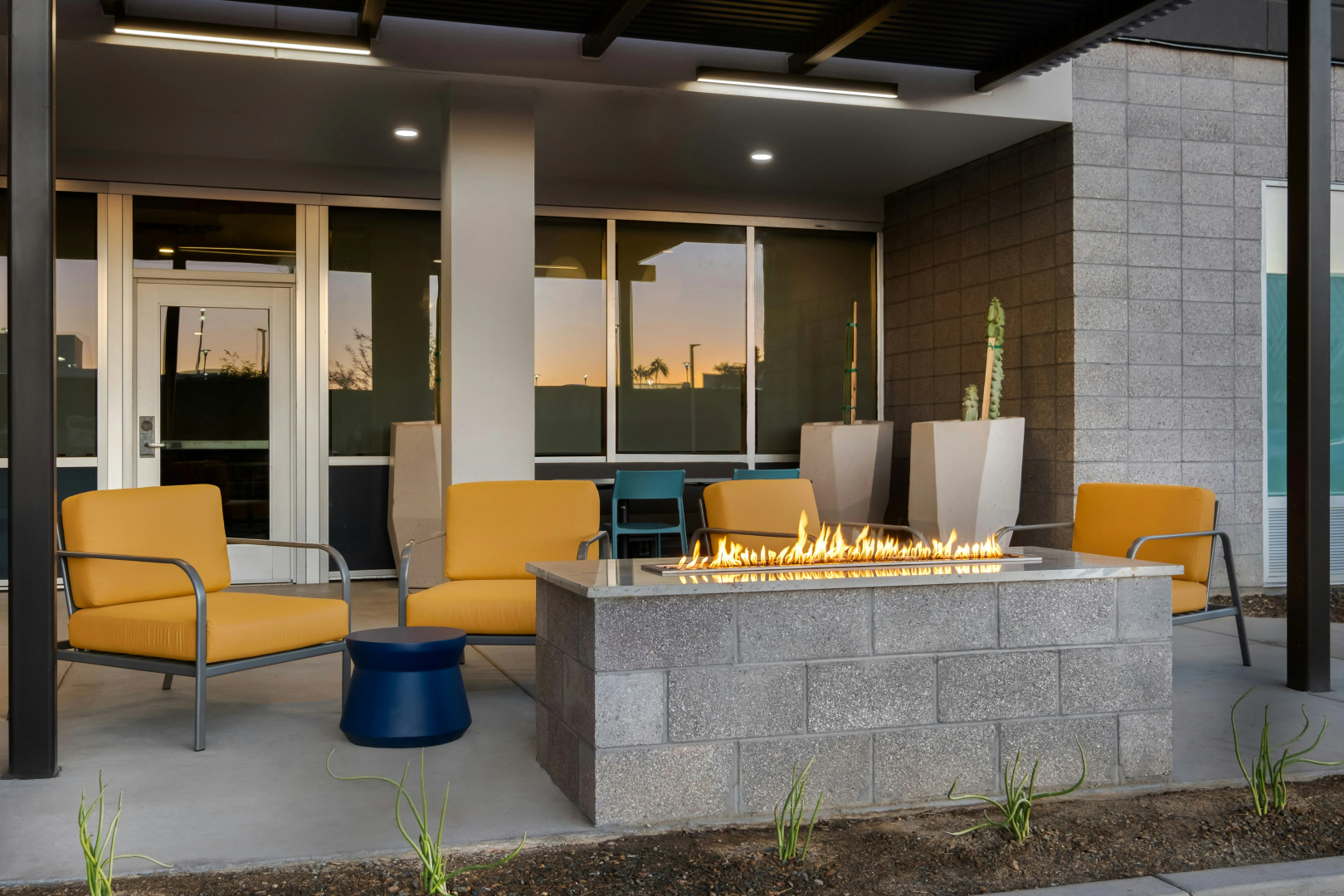 Photo - Home2 Suites BY Hilton Phoenix Midtown