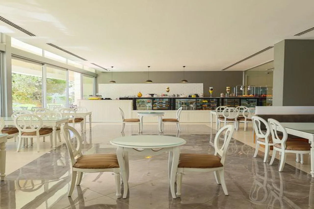 Photo - Crystal Centro Pearl Collection - Ultimate All Inclusive