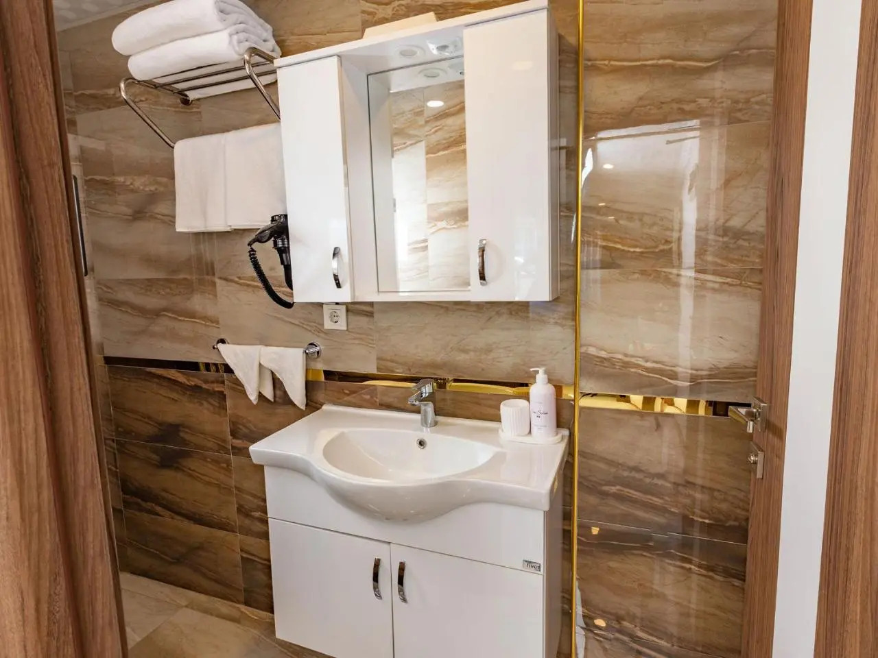 Foto - Quinnova Hotel