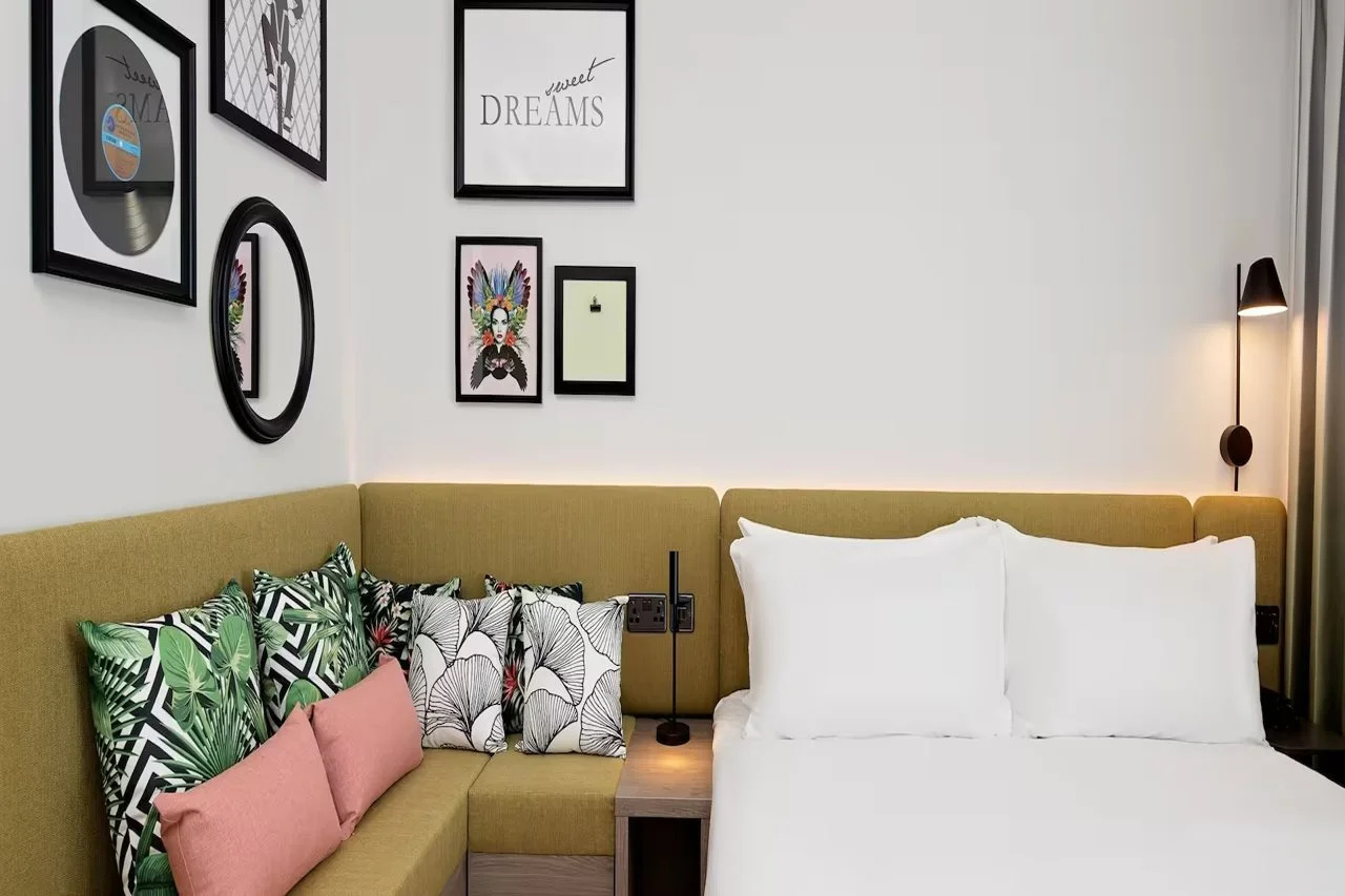 Photo - Hampton By Hilton Rochdale