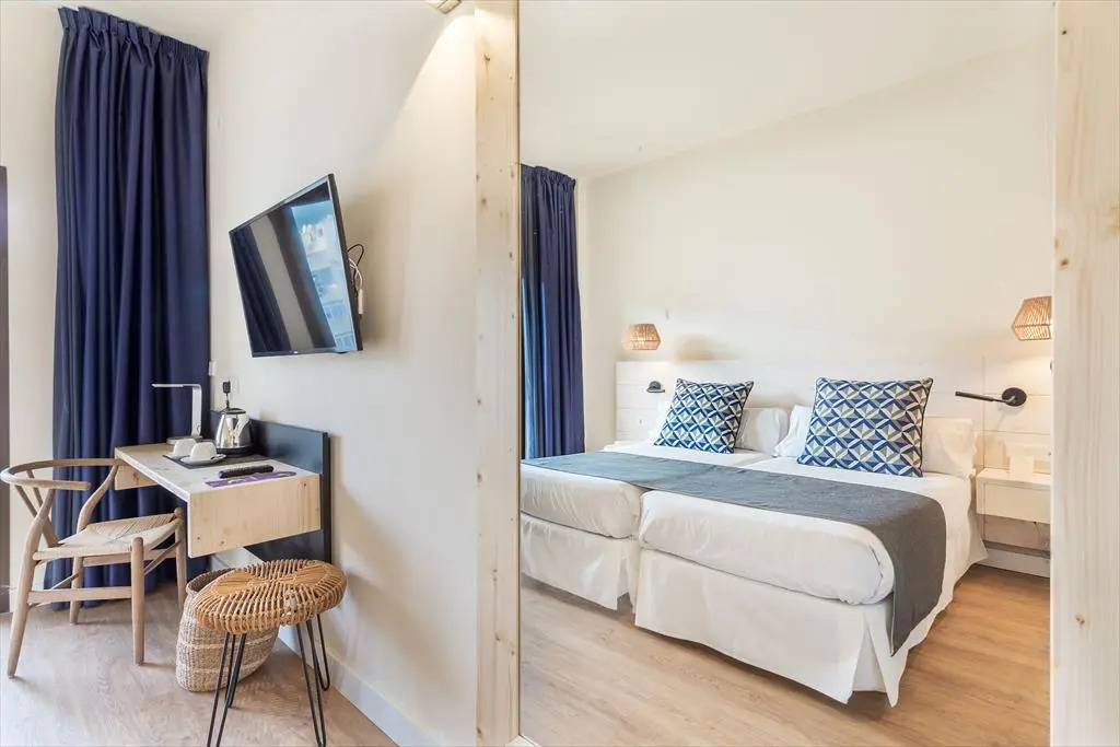 Photo - FERGUS Style Soller Beach