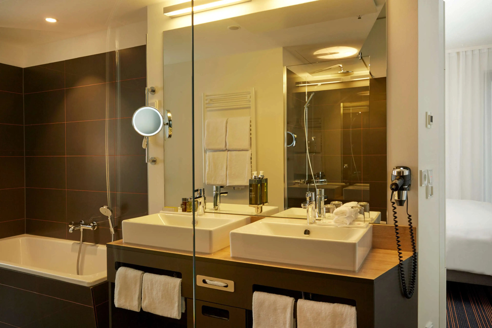 Photo - HYPERION Hotel Hamburg City, Trademark Collection by Wyndham