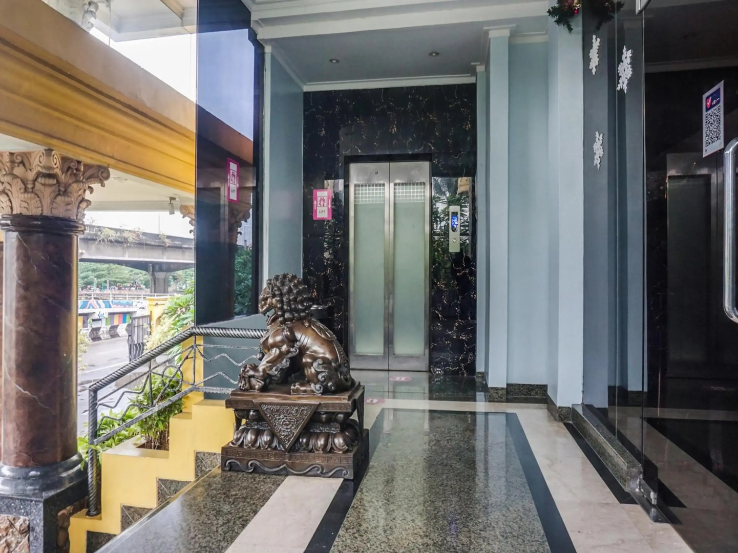 Photo - BI Executive Hotel