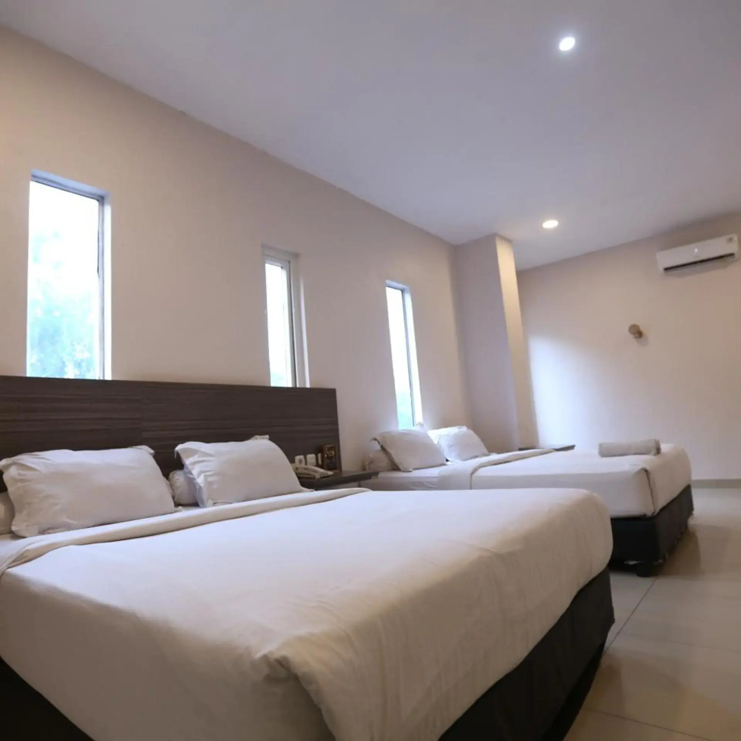 Photo - De'Tonga Hotel