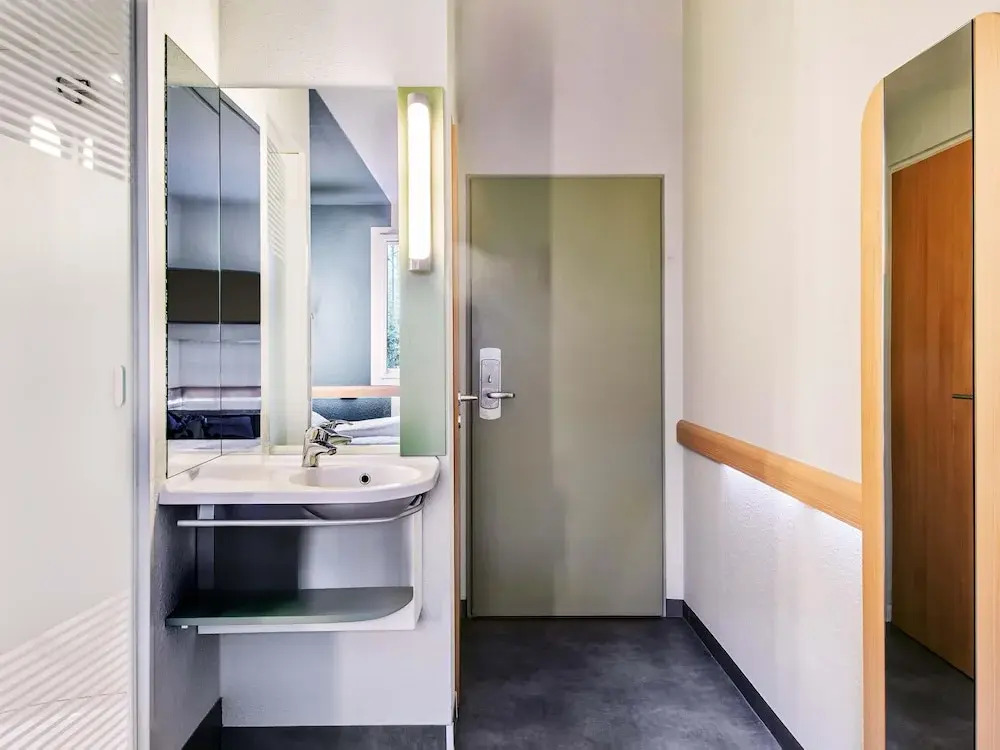 Photo - B&B HOTEL Wiesbaden-Ost