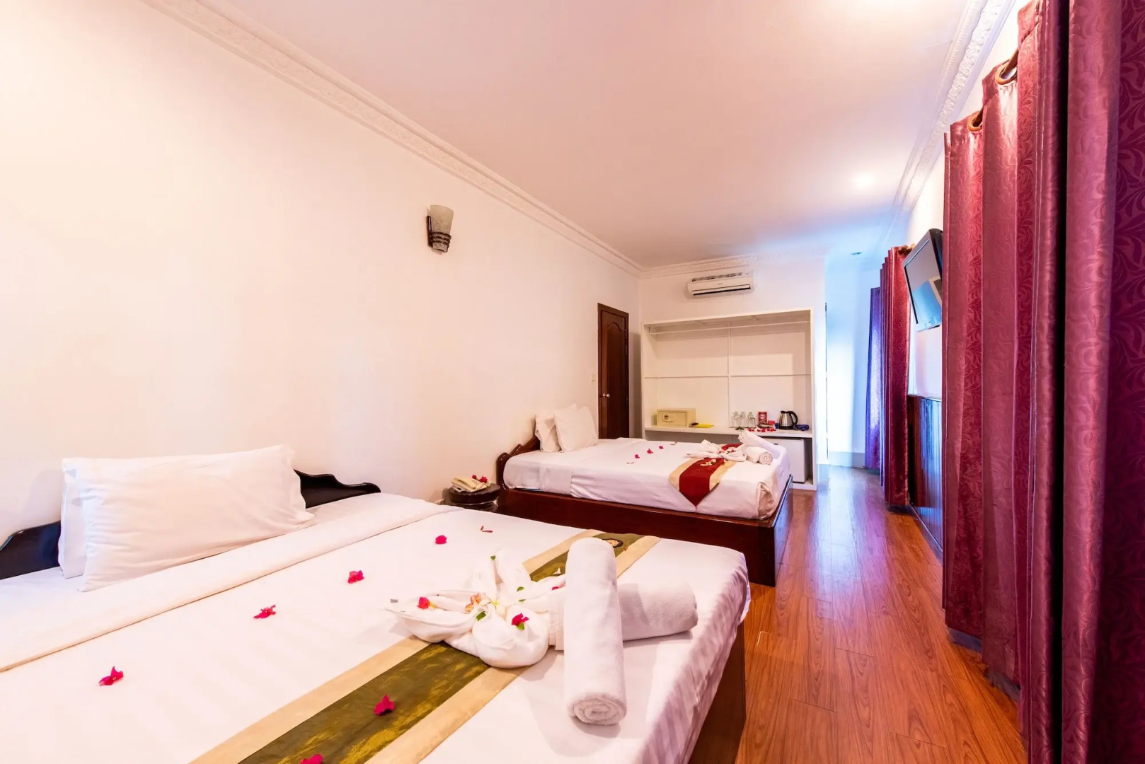 Photo - Central Night Hotel