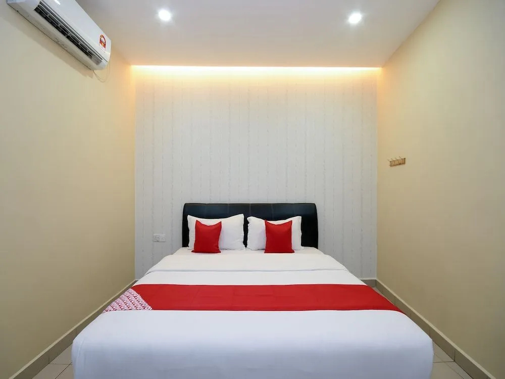 Hotel O Ys Inn