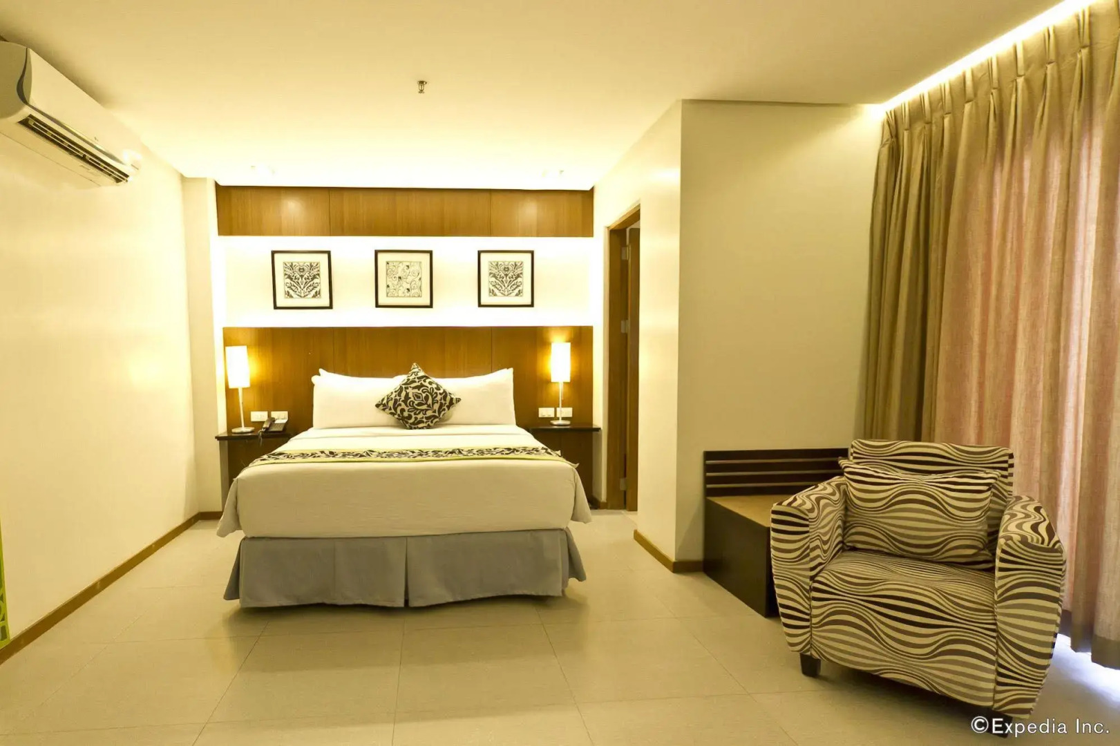 Photo - St Mark Hotel