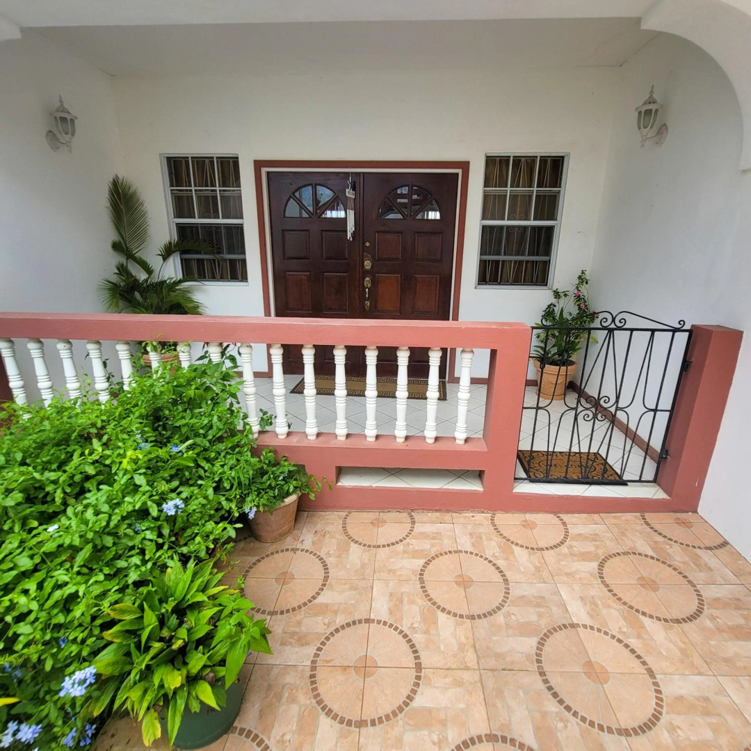 Venance Grand Yer apt 2 Enjoys Sea Views in Rodney Heights