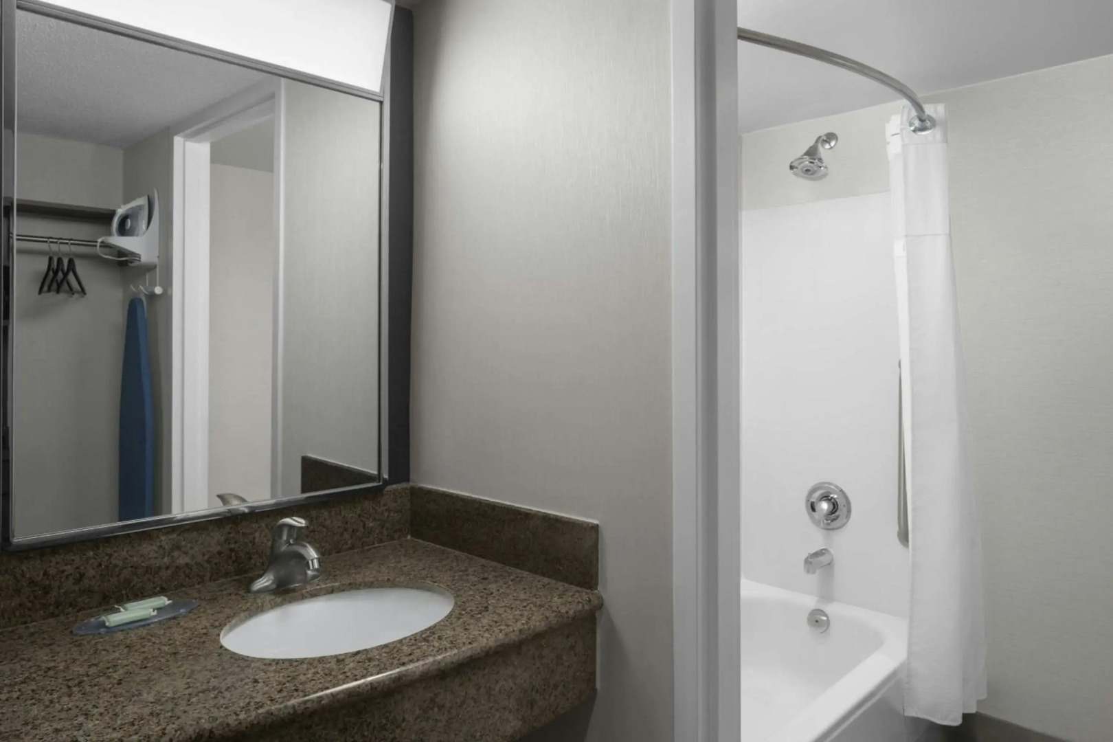 Foto - Courtyard by Marriott Atlanta Buckhead