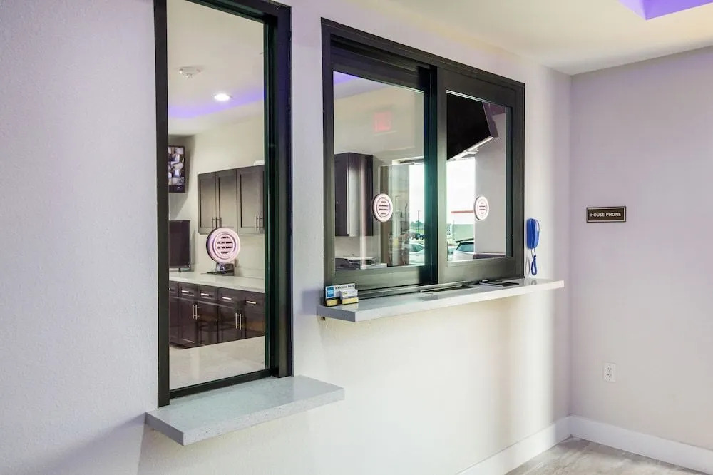 Foto - Scottish Inn & Suites Houston Willowbrook