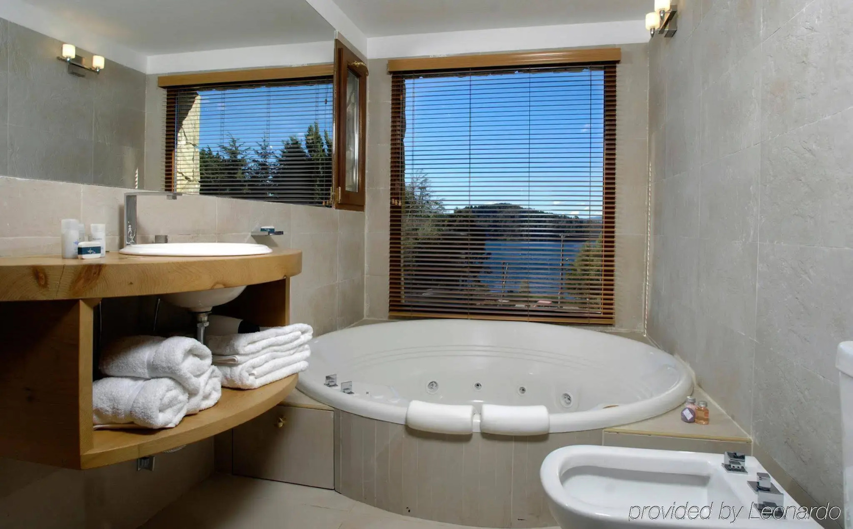 Photo - Rochester Bariloche Suites & Spa