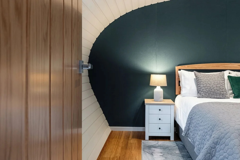 Unique 1 BD Eco-Retreat in Old Chalford