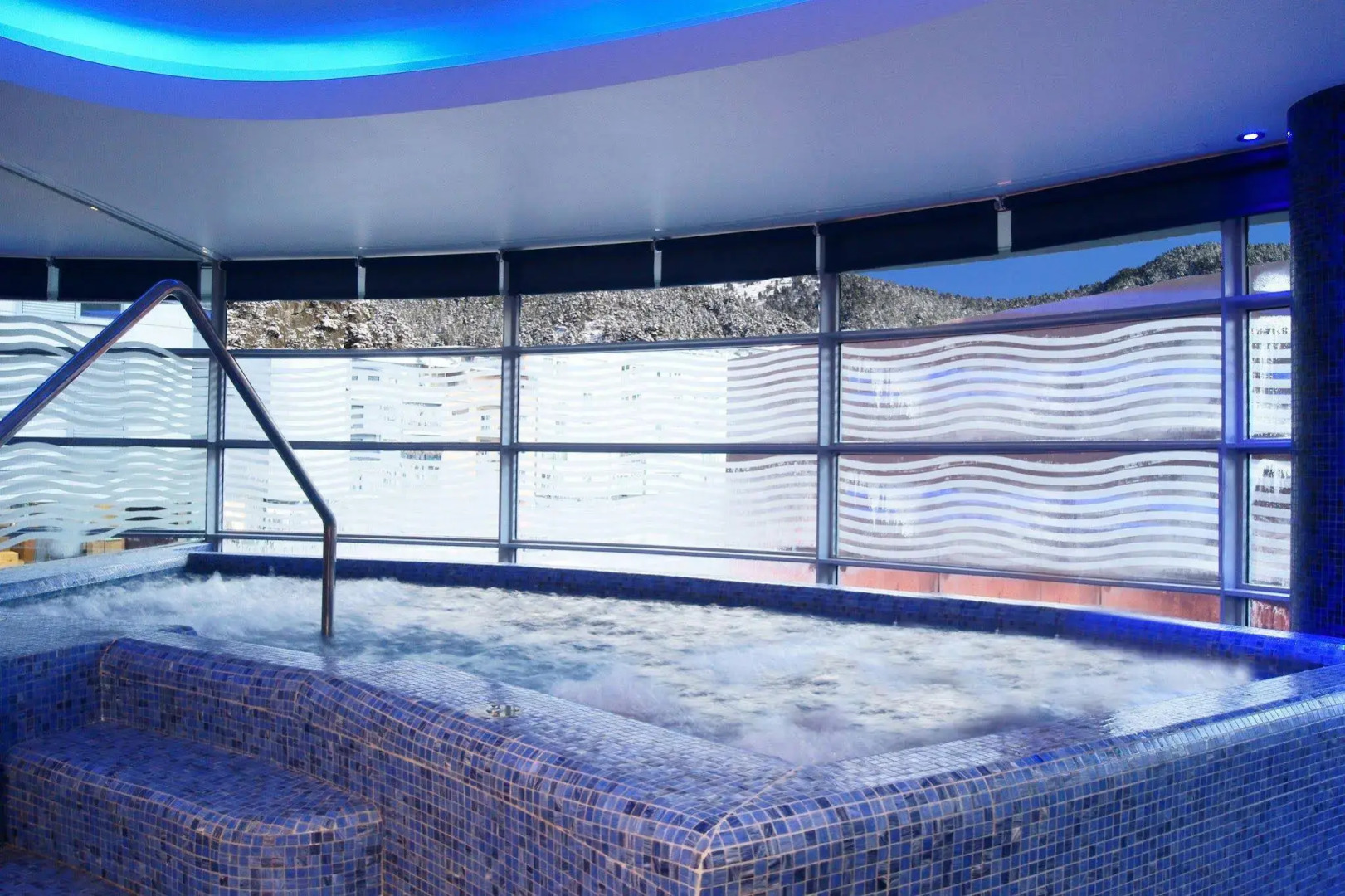 Photo - Yomo Centric