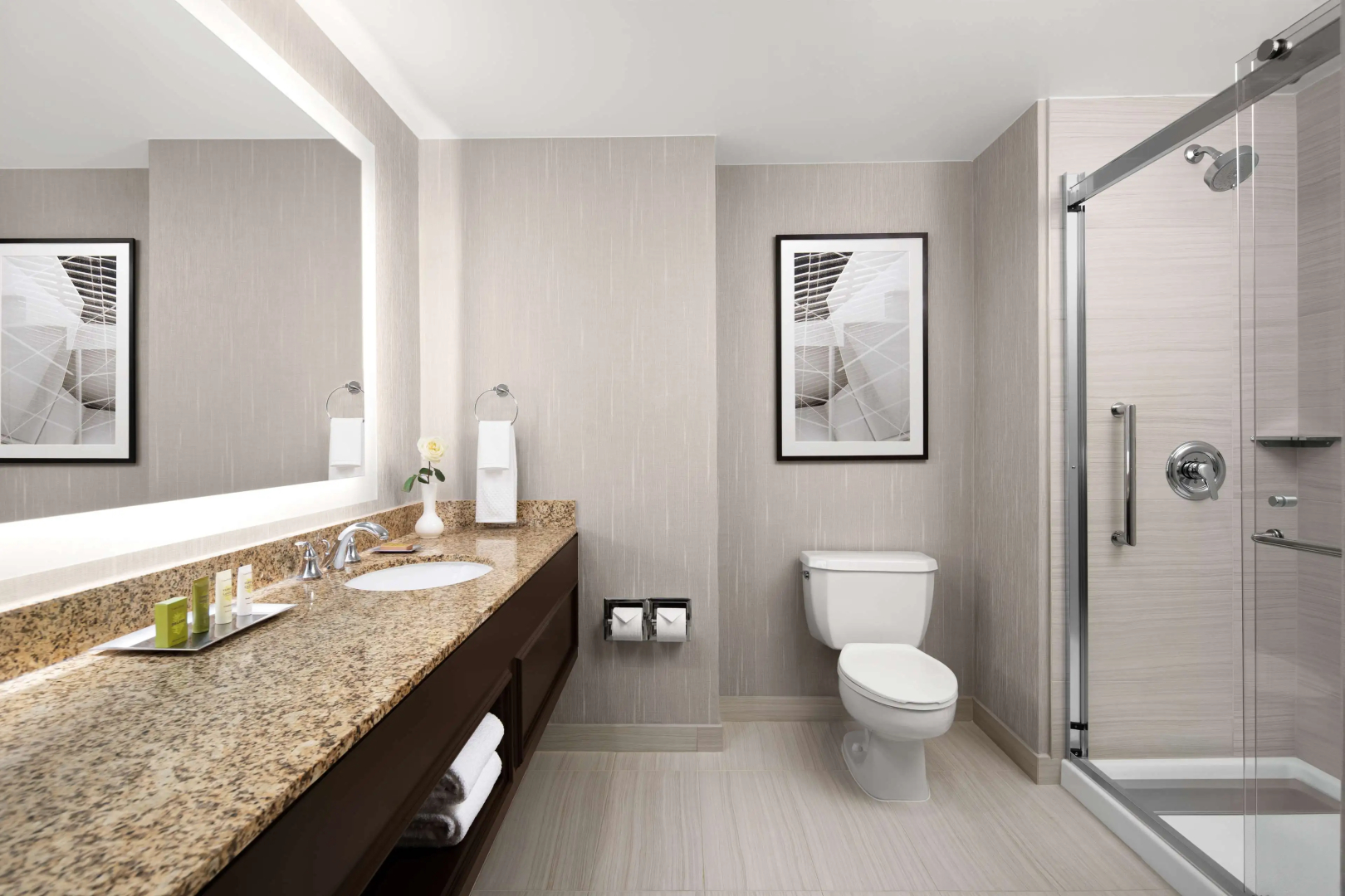 Photo - Hilton Indianapolis Hotel & Suites