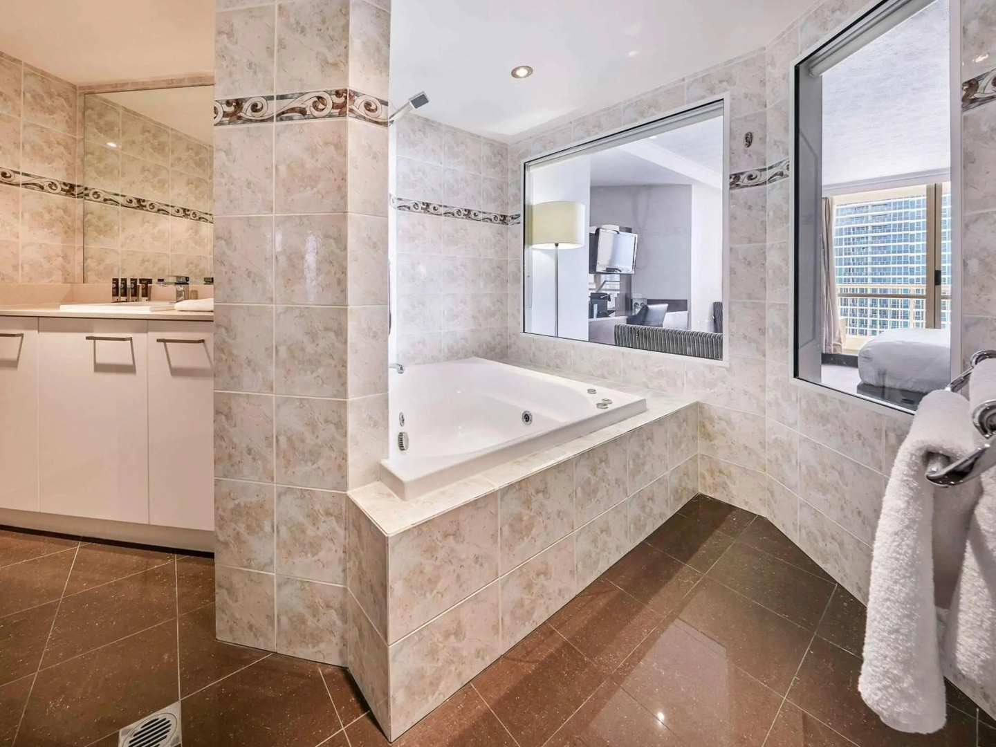 Photo - Novotel Surfers Paradise