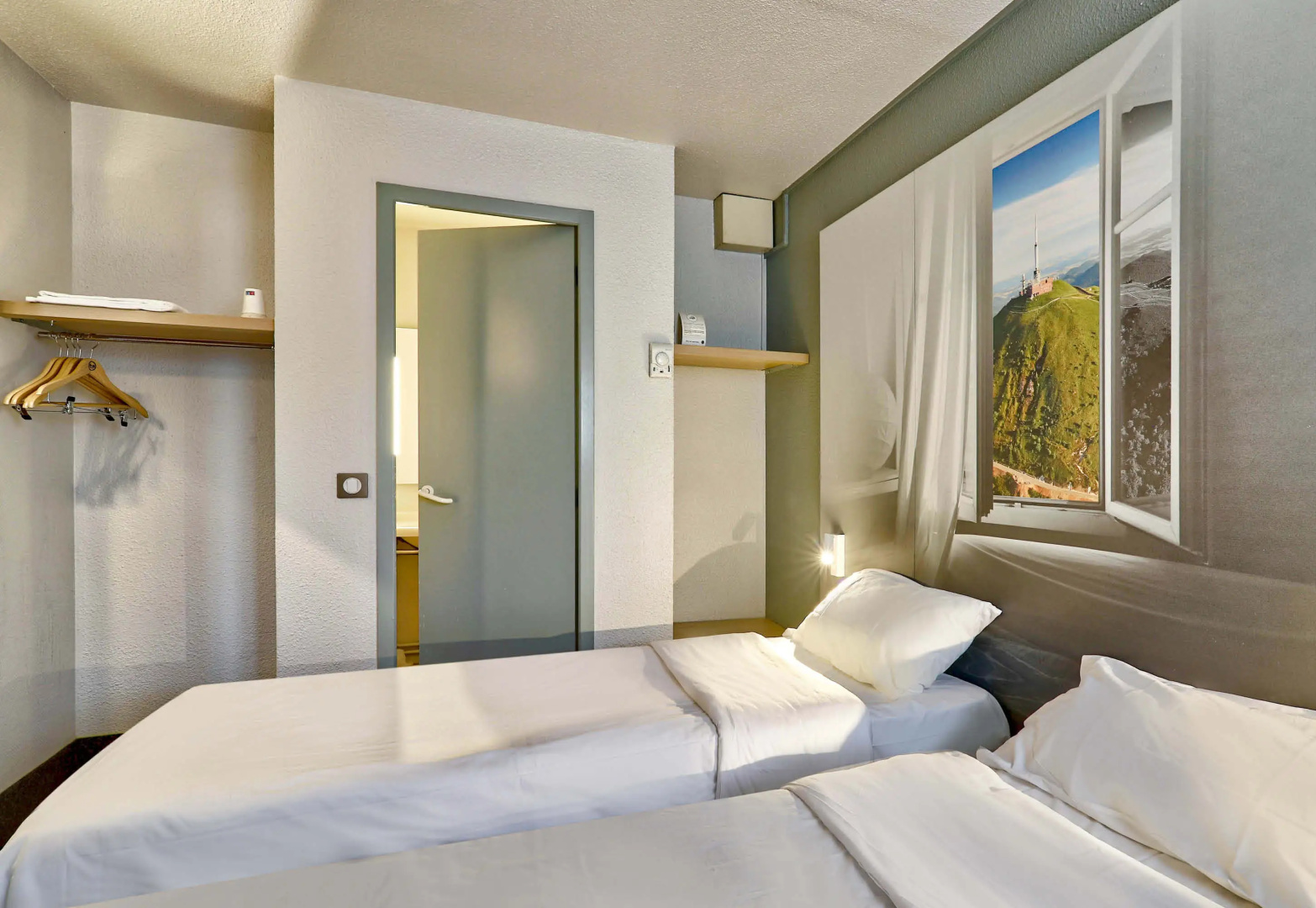 Foto - B&B HOTEL Clermont-Ferrand Le Brézet Aéroport