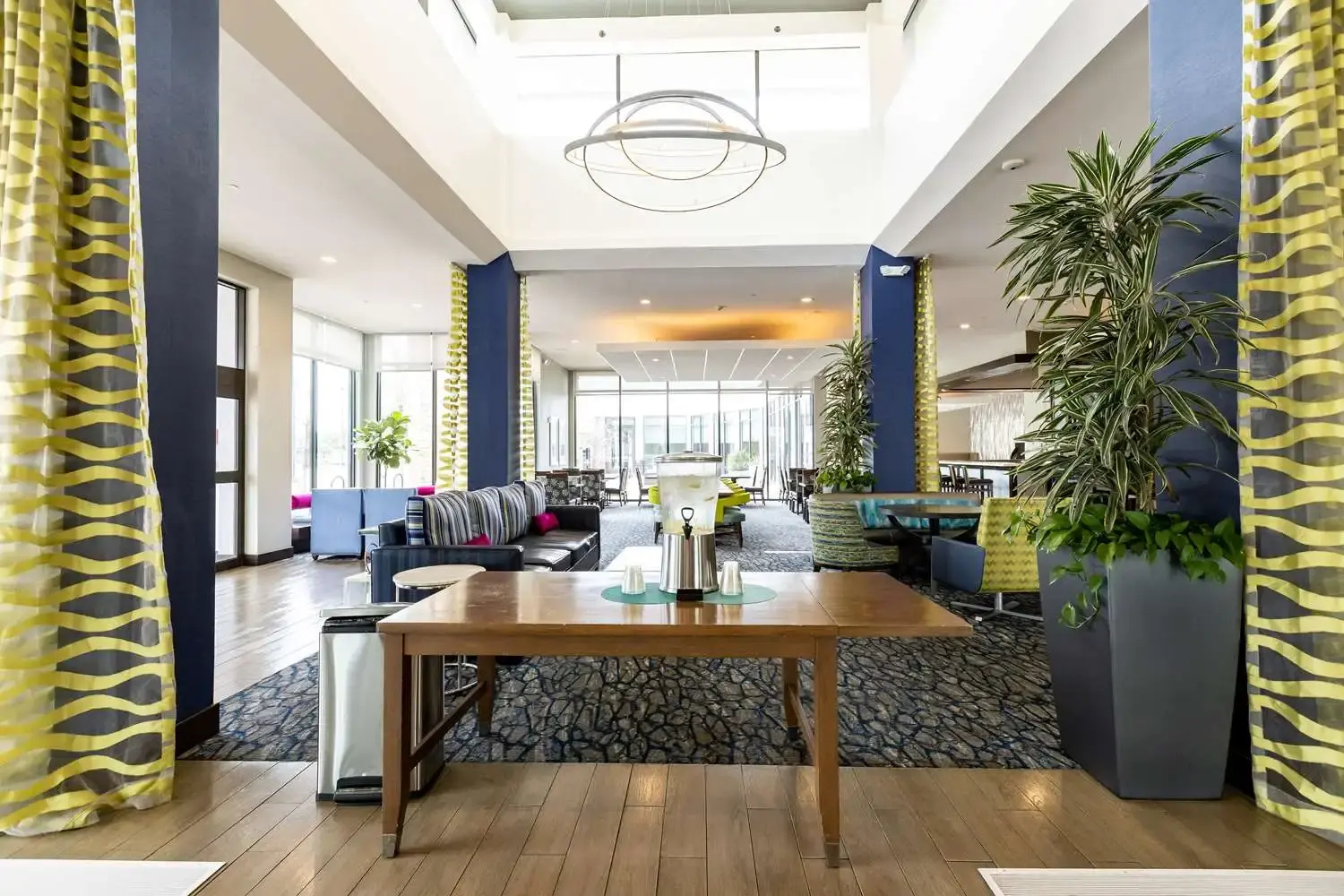 Photo - Hilton Garden Inn Austin Airport
