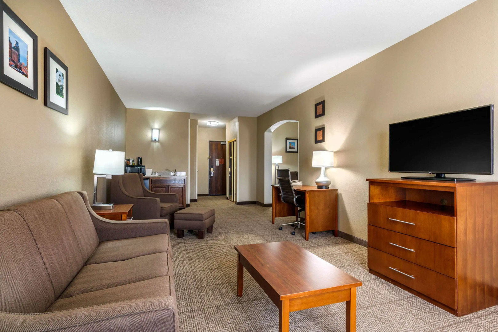 Photo - Comfort Inn & Suites Sacramento - University Area