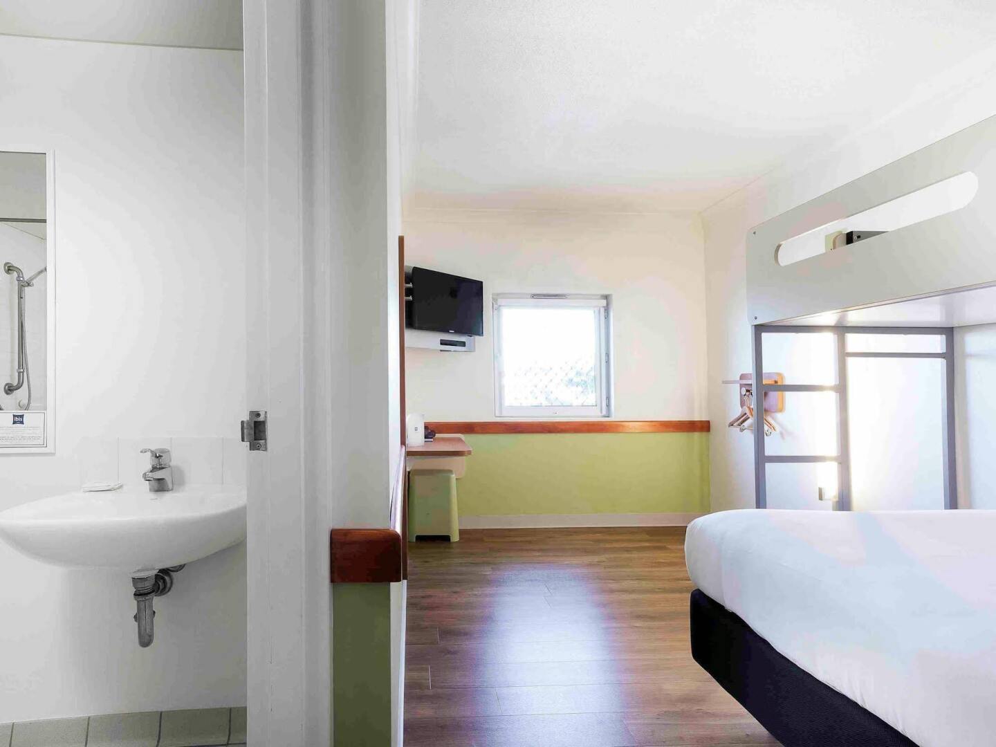 Photo - Imperial Motel Windsor