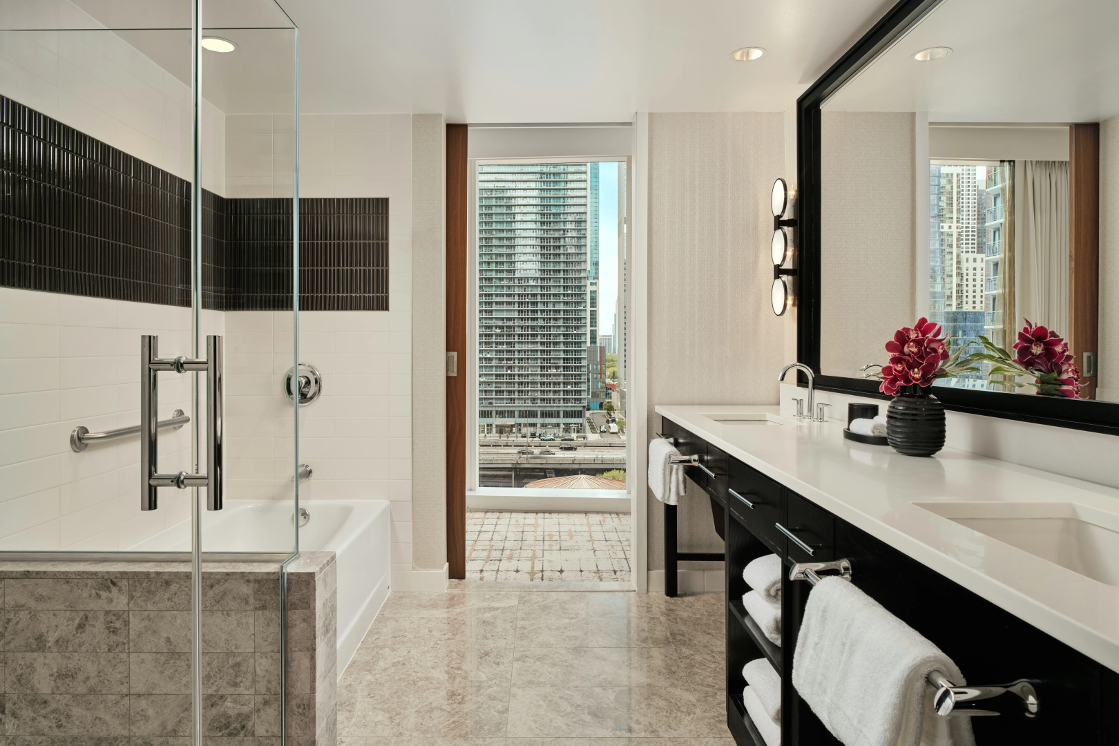 Photo - Loews Chicago Hotel