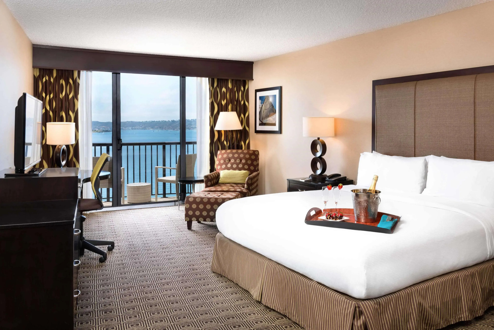 Photo - Hilton San Diego Airport/Harbor Island