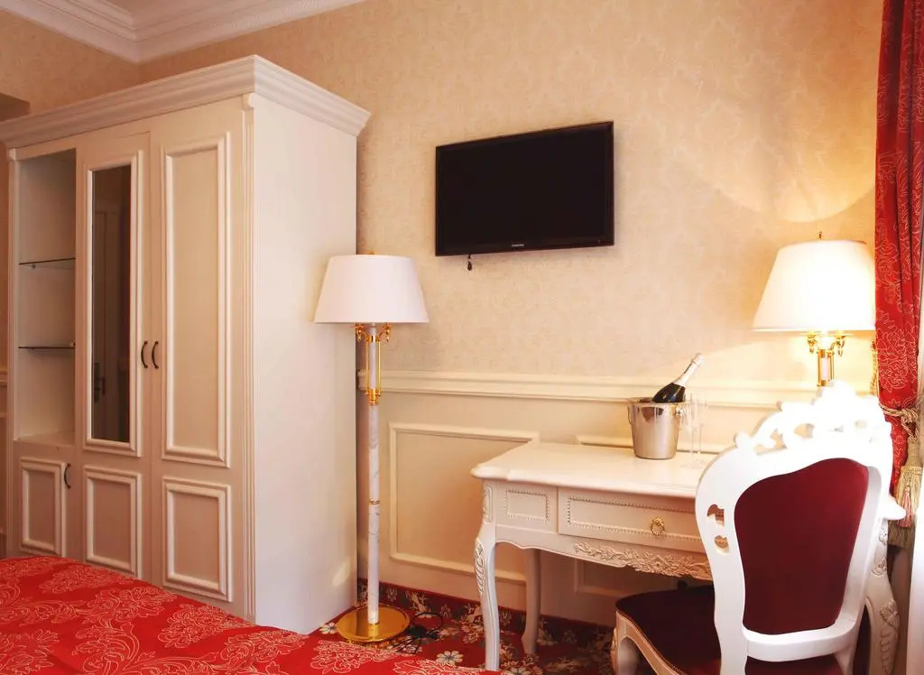 Photo - Olympic Hotel