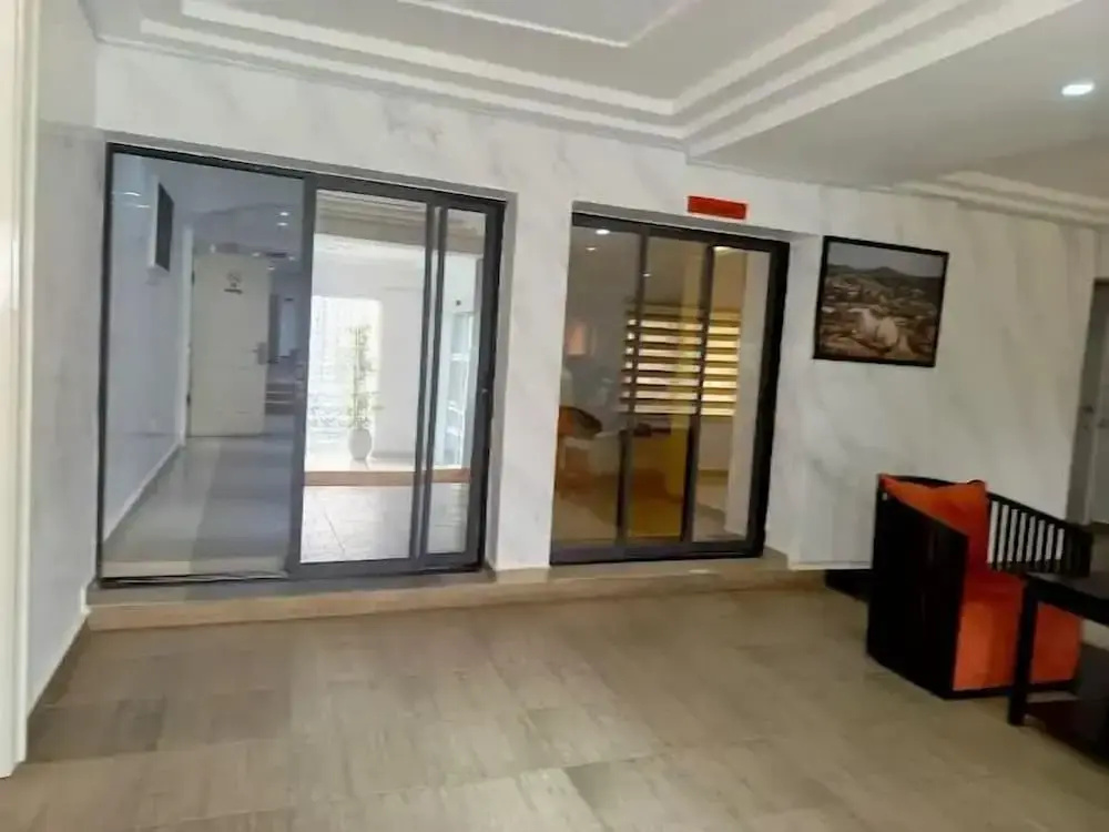 La Monde Hotel and Suites