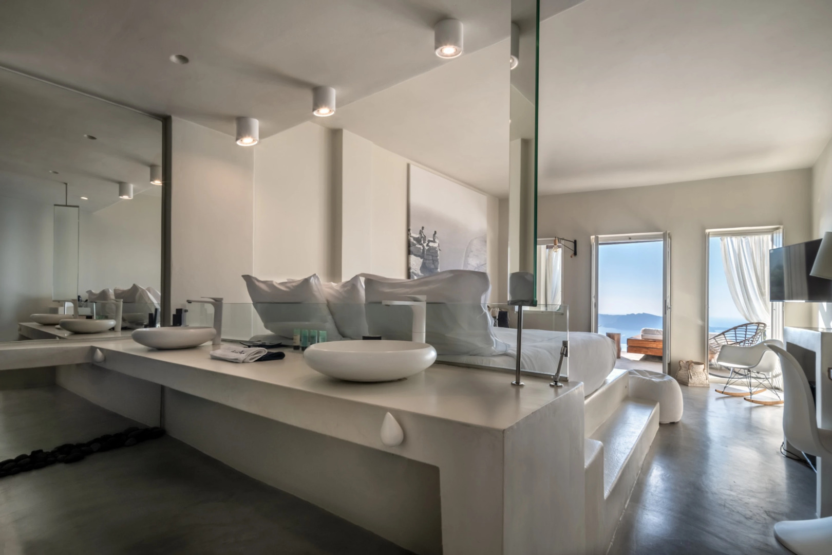 Photo - West East Suites