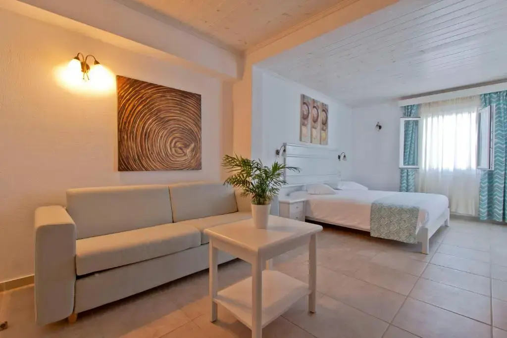 Photo - Yiannaki Hotel