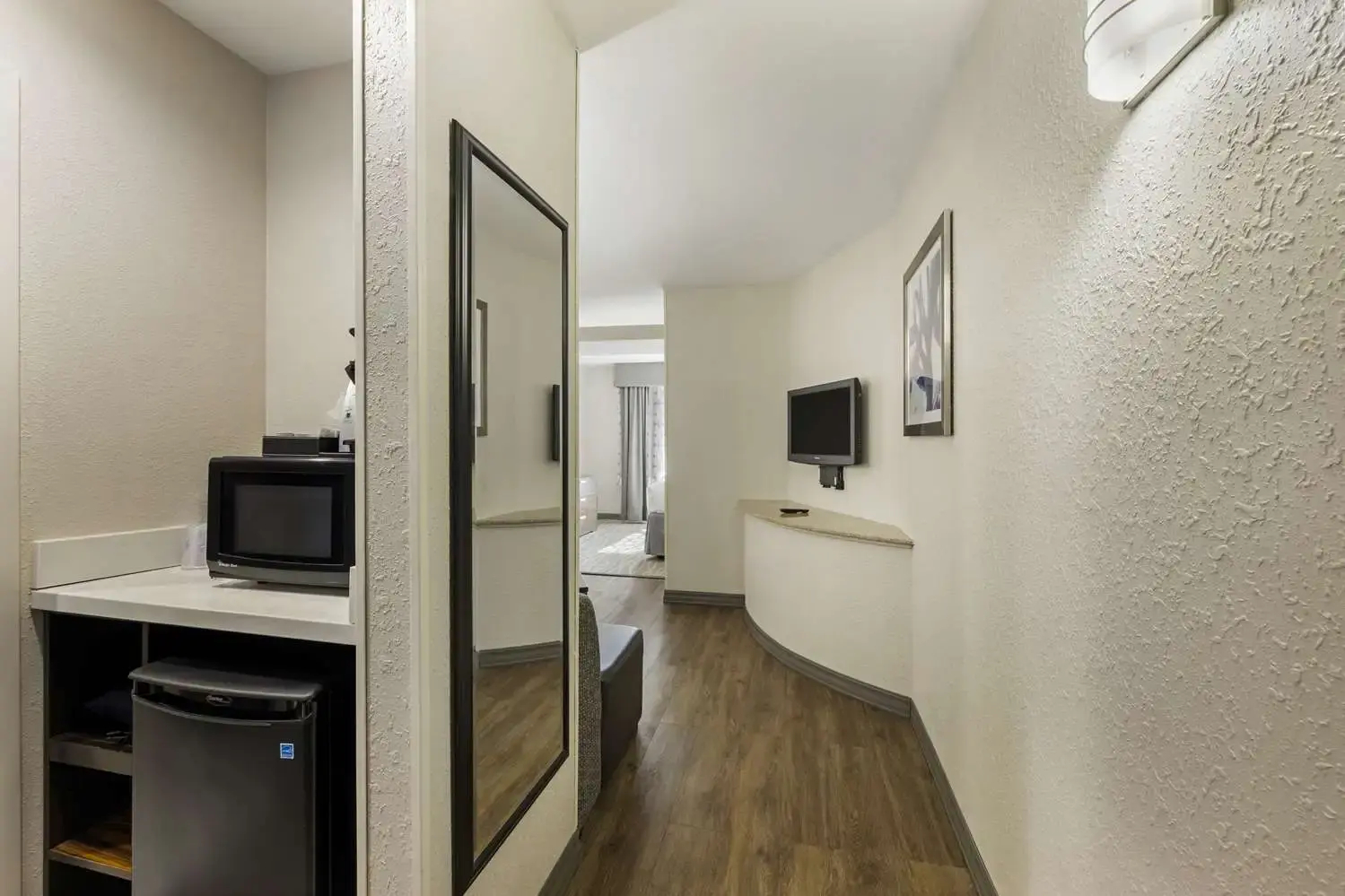 Photo - Best Western Plus Nashville Airport Hotel - BNA