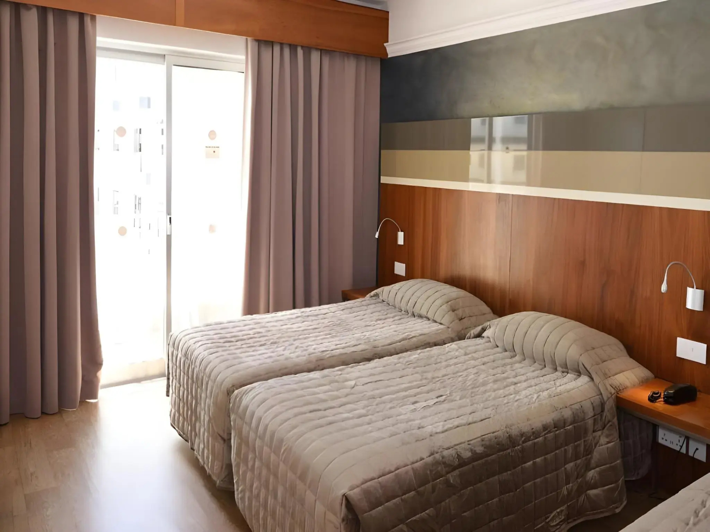 Photo - Topaz Hotel
