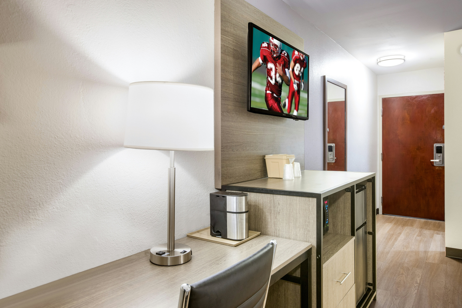 Photo - Red Roof Inn PLUS+ & Suites Savannah - I-95