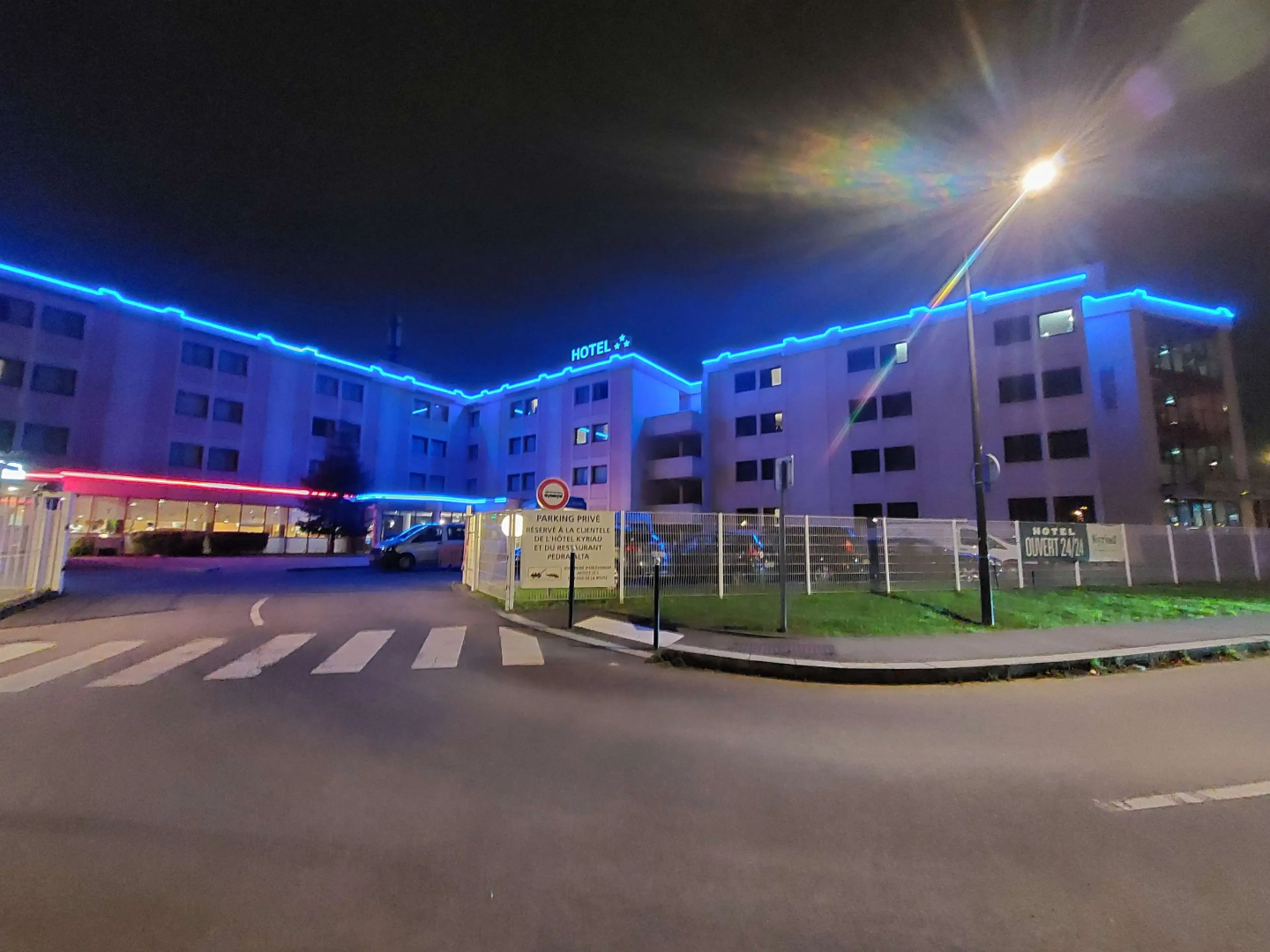 Foto - Kyriad Hôtel Orly Aéroport - Athis Mons