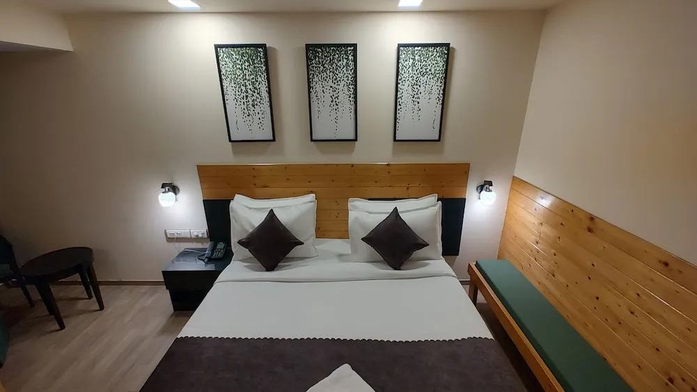 Photo - Saltstayz Select - Nehru Place & New Friends Colony