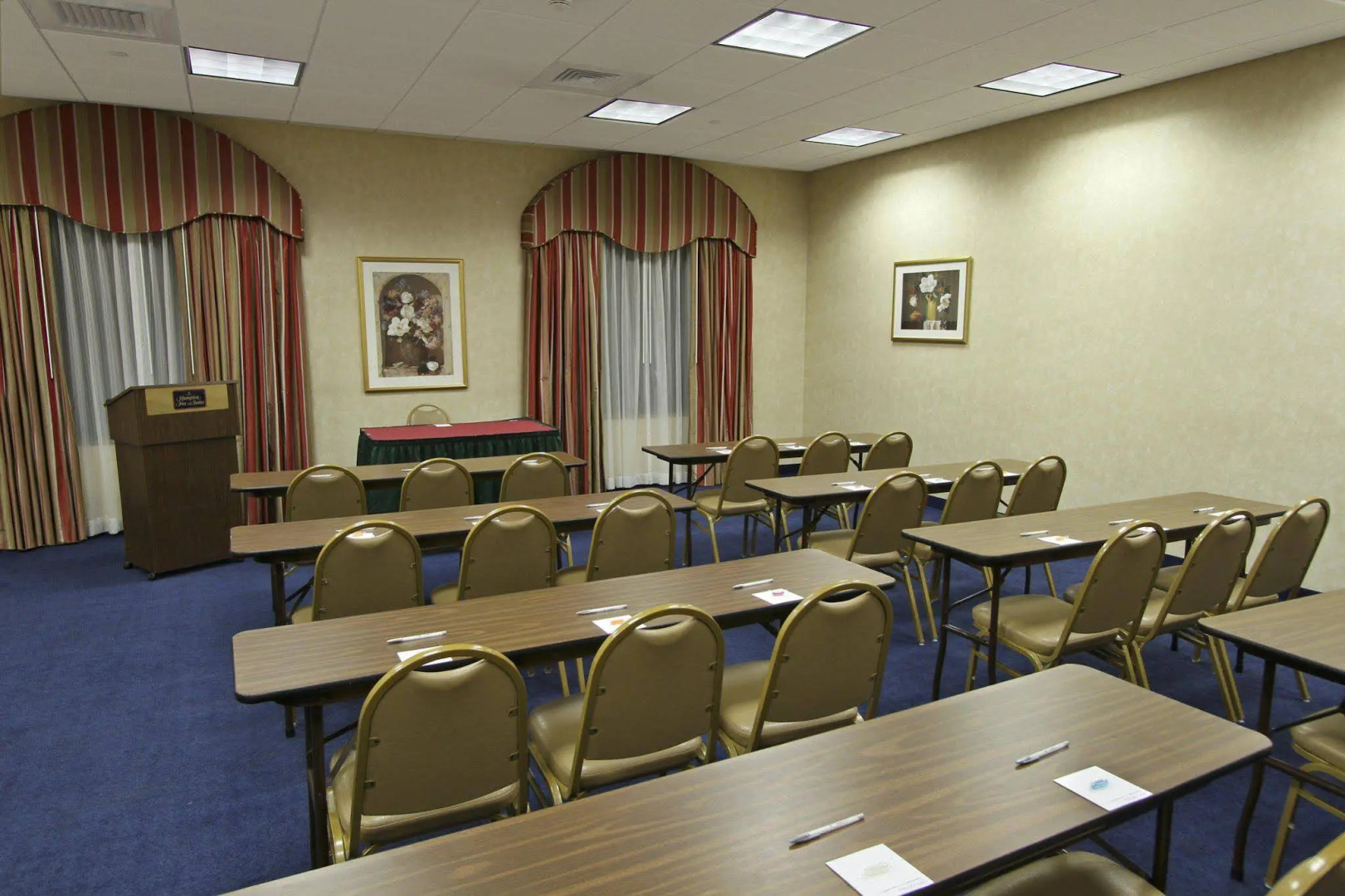 Photo - Hampton Inn & Suites By Hilton - Rockville Centre