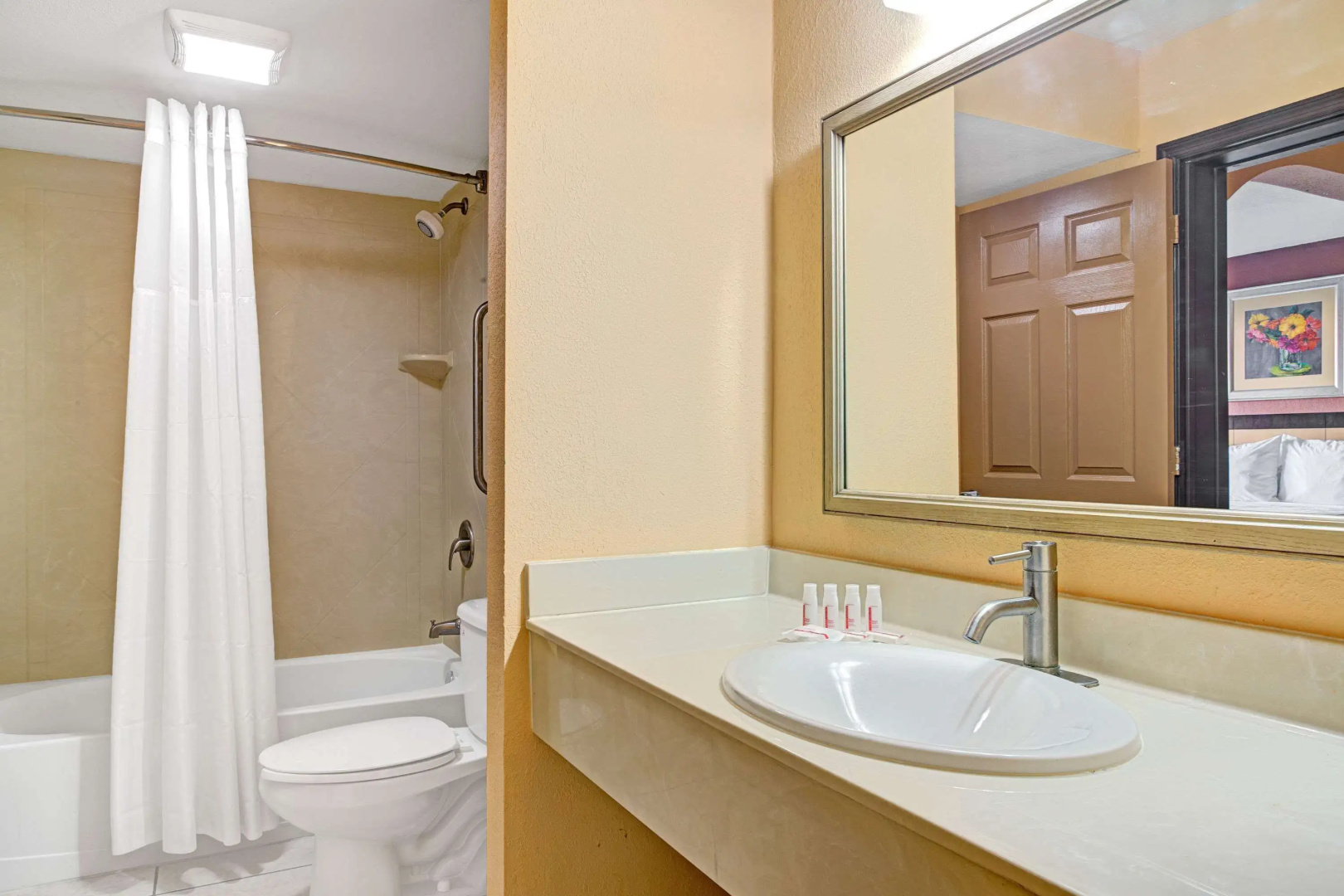 Foto - Days Inn & Suites by Wyndham Tampa Fairground-Casino-Ybor